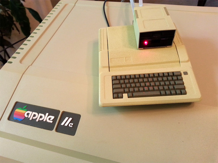 Raspberry Pi Apple II case
