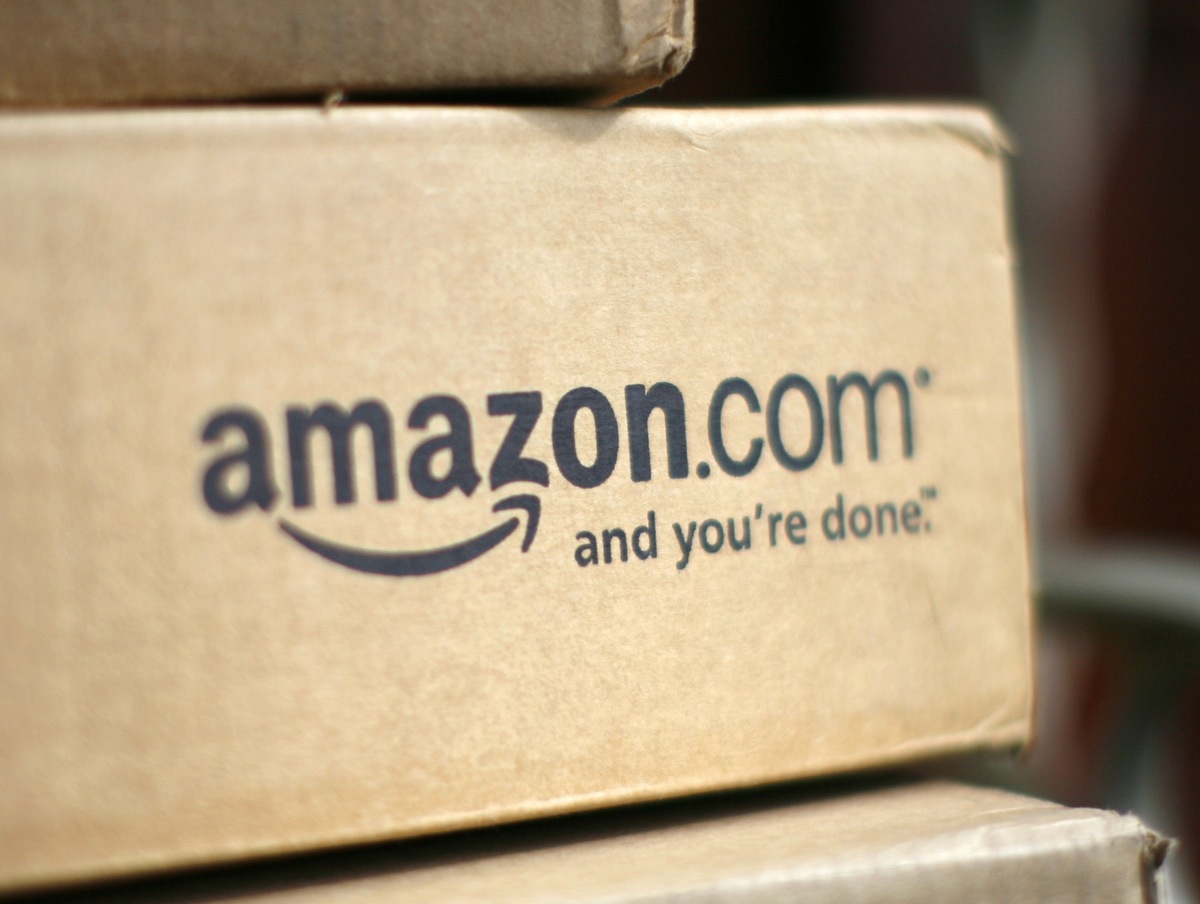 Amazon Tops Customer Satisfaction Poll