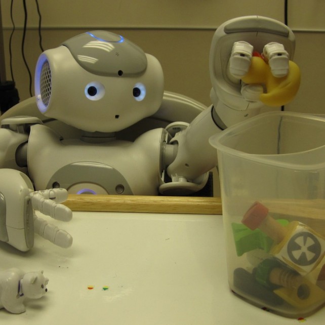 MEDi Robot Calms Kids at the Doctor’s Office