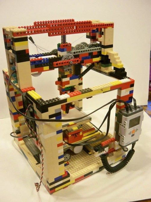 LEGObot: The DIY 3D Printer Made of LEGOs