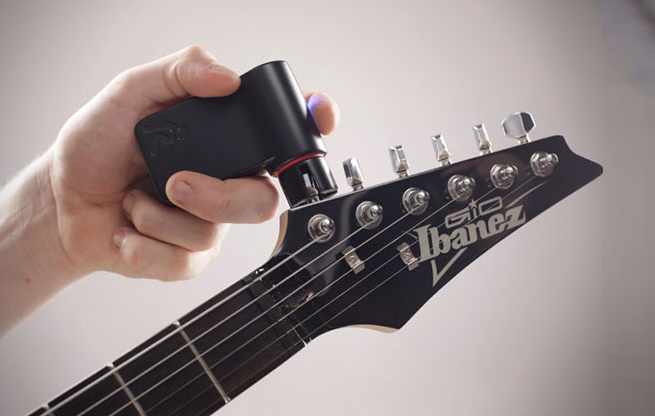 Tiny Roadie Will Tune Your Guitar