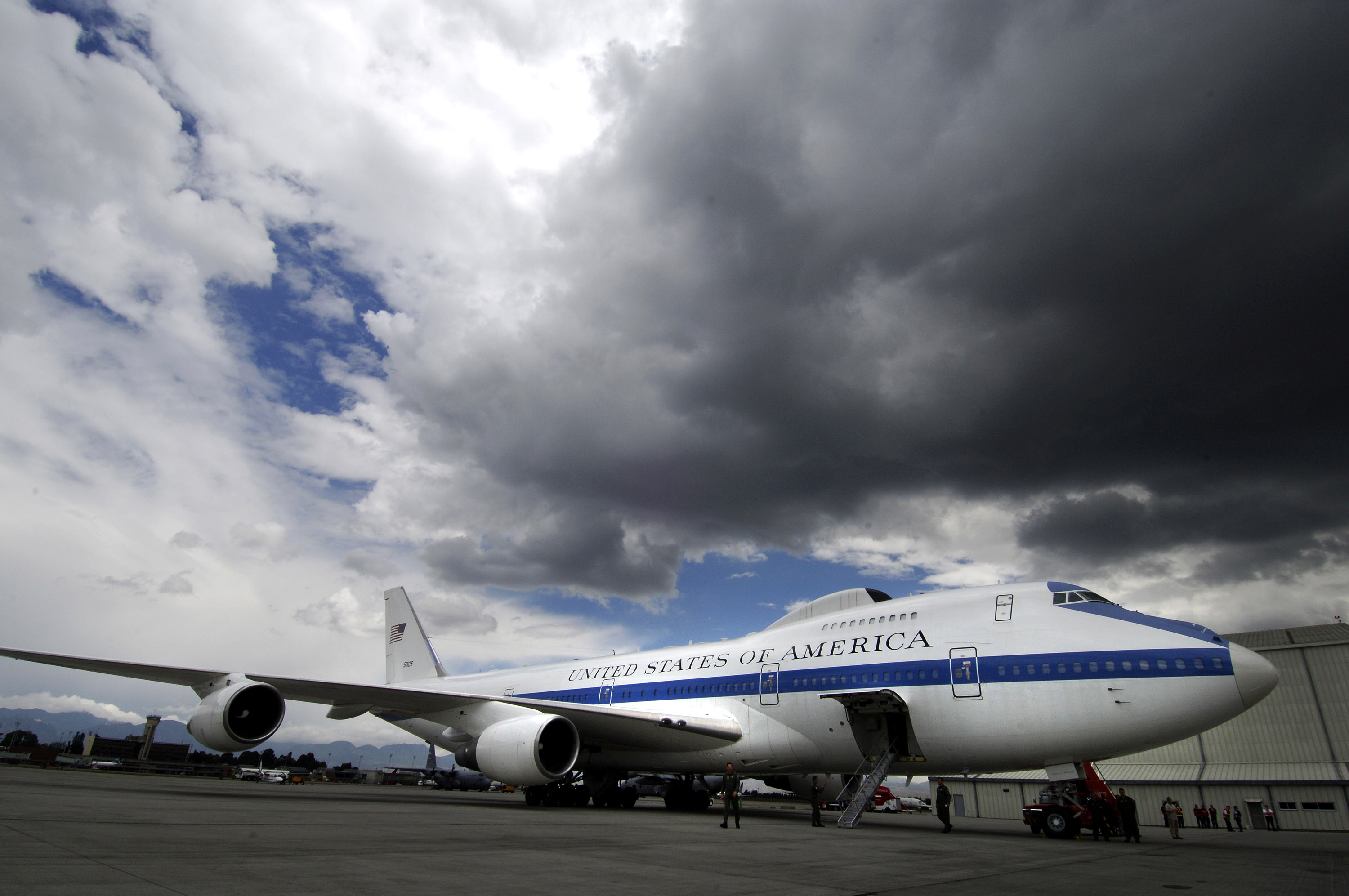 Take A Look At The Boeing Plane That Protects The US’s Leaders