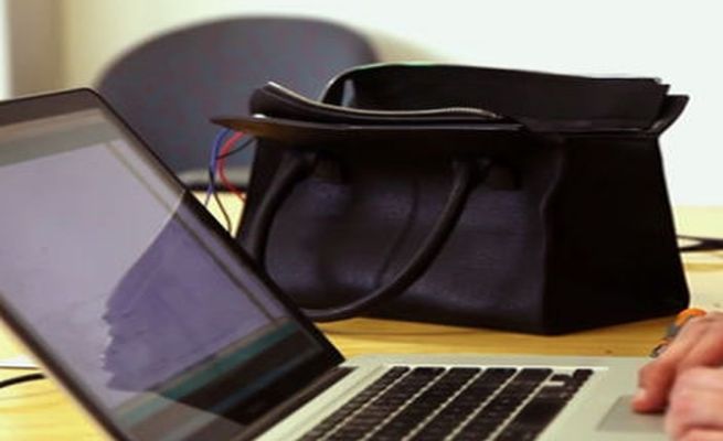 This iBag Makes Sure You Stick To Your Budget