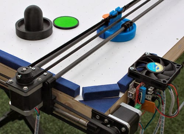Man Builds Air Hockey Robot From 3D Printer Parts