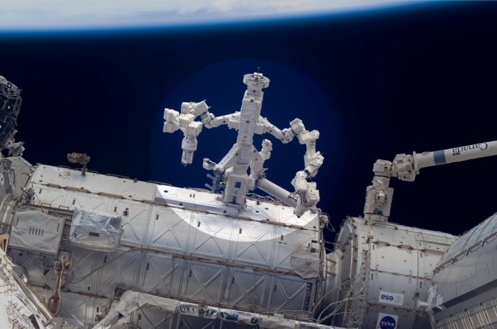 NASA Has Designed A Satellite Robot Refuelling Station
