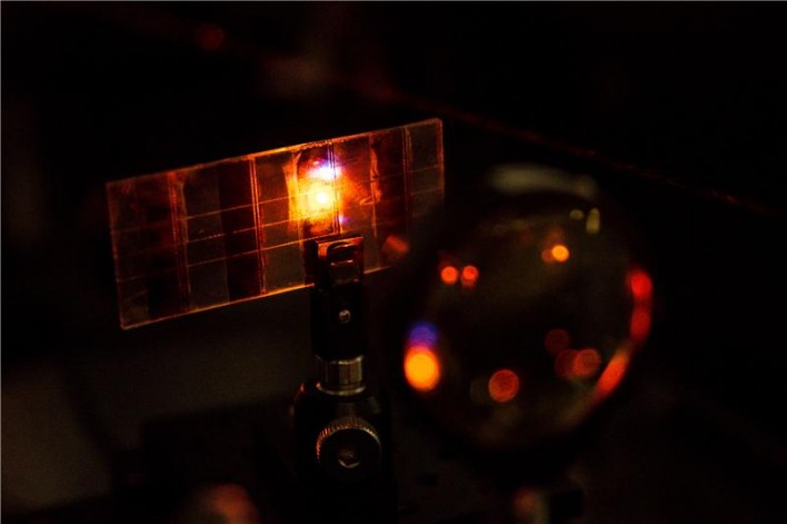 Scientists Create Solar Cell From A Brand New High-Effieciency Material