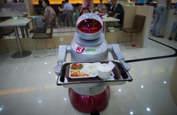 Restaurant in China is Staffed By Robots