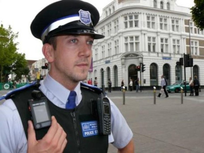 Should All Police Wear Body Cameras?