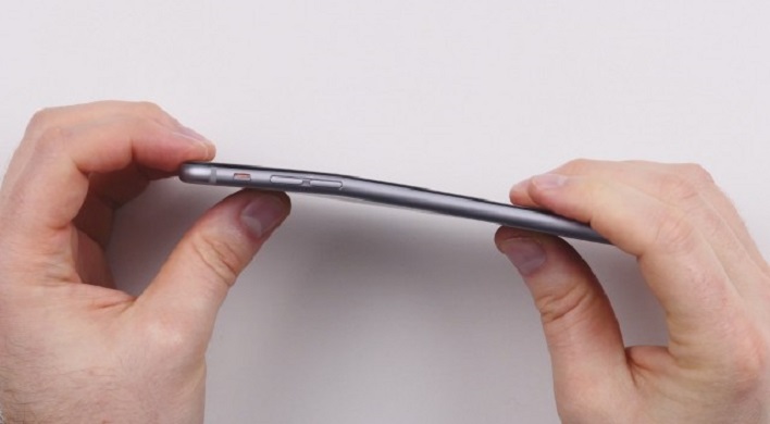 iPhone 6 Plus Has A Serious Bending Issue‏