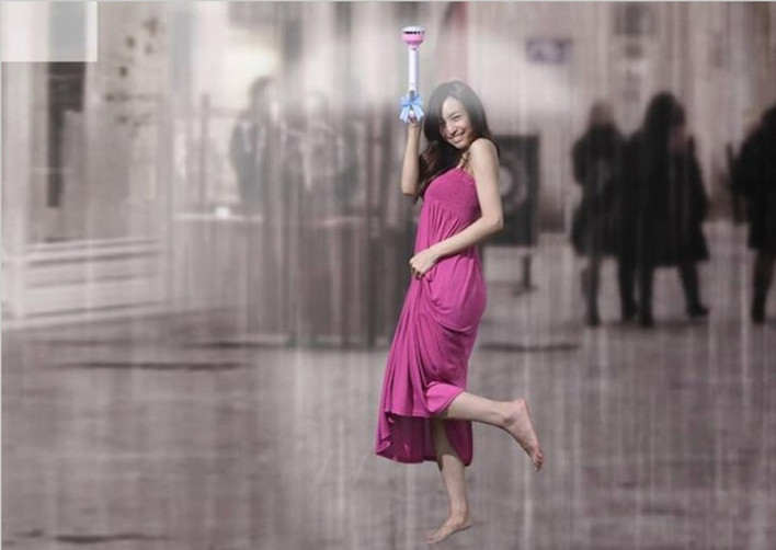 Air Umbrella Uses Air to Keep Off the Rain
