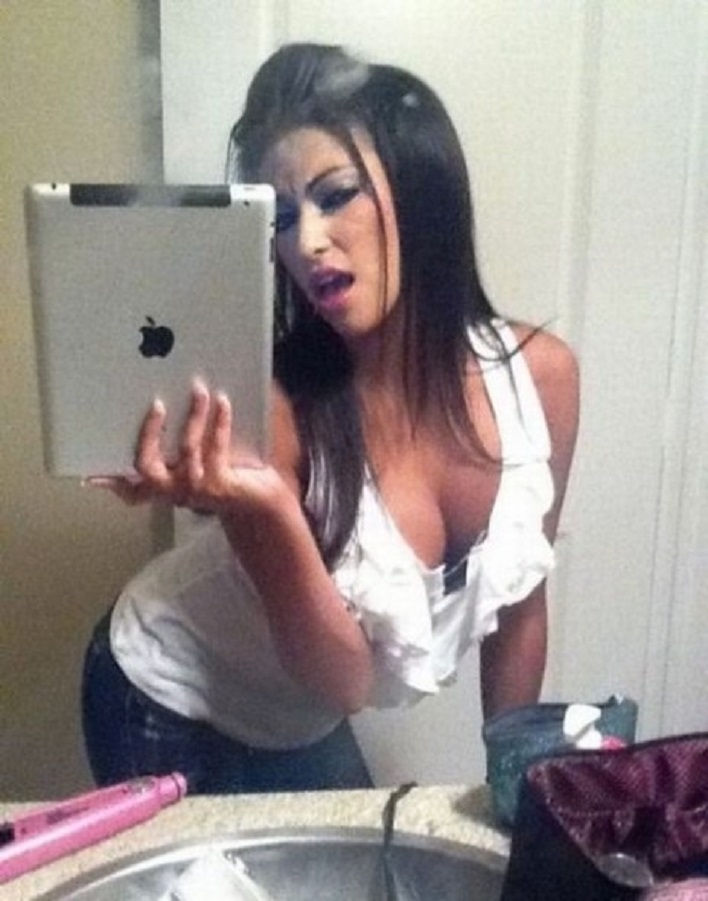 Why You Should Never Use An iPad To Take Photos!
