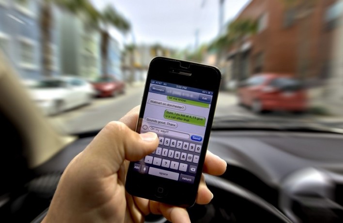 Government Calls For Software To Stop Distracted Driving