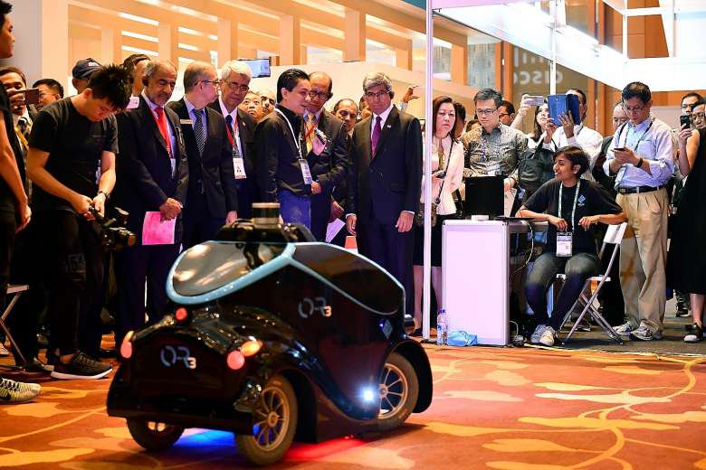 Dubai To Deploy Self Driving Robot Police Car To City Streets