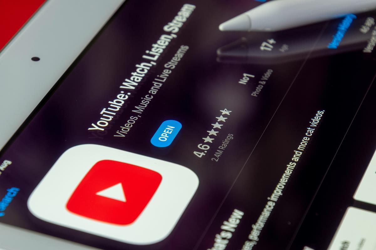 YouTube introduces new gesture that annoys users